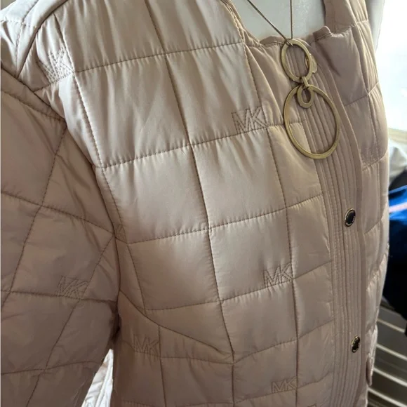 Michael Kors NWT light quilted puffer jacket in sold out size and color - Picture 11 of 12